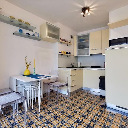 Apartamento Studio Royal Lux By Booking Guys Niza Exterior foto