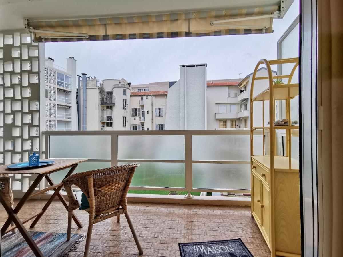 Apartamento Studio Royal Lux By Booking Guys Niza Exterior foto